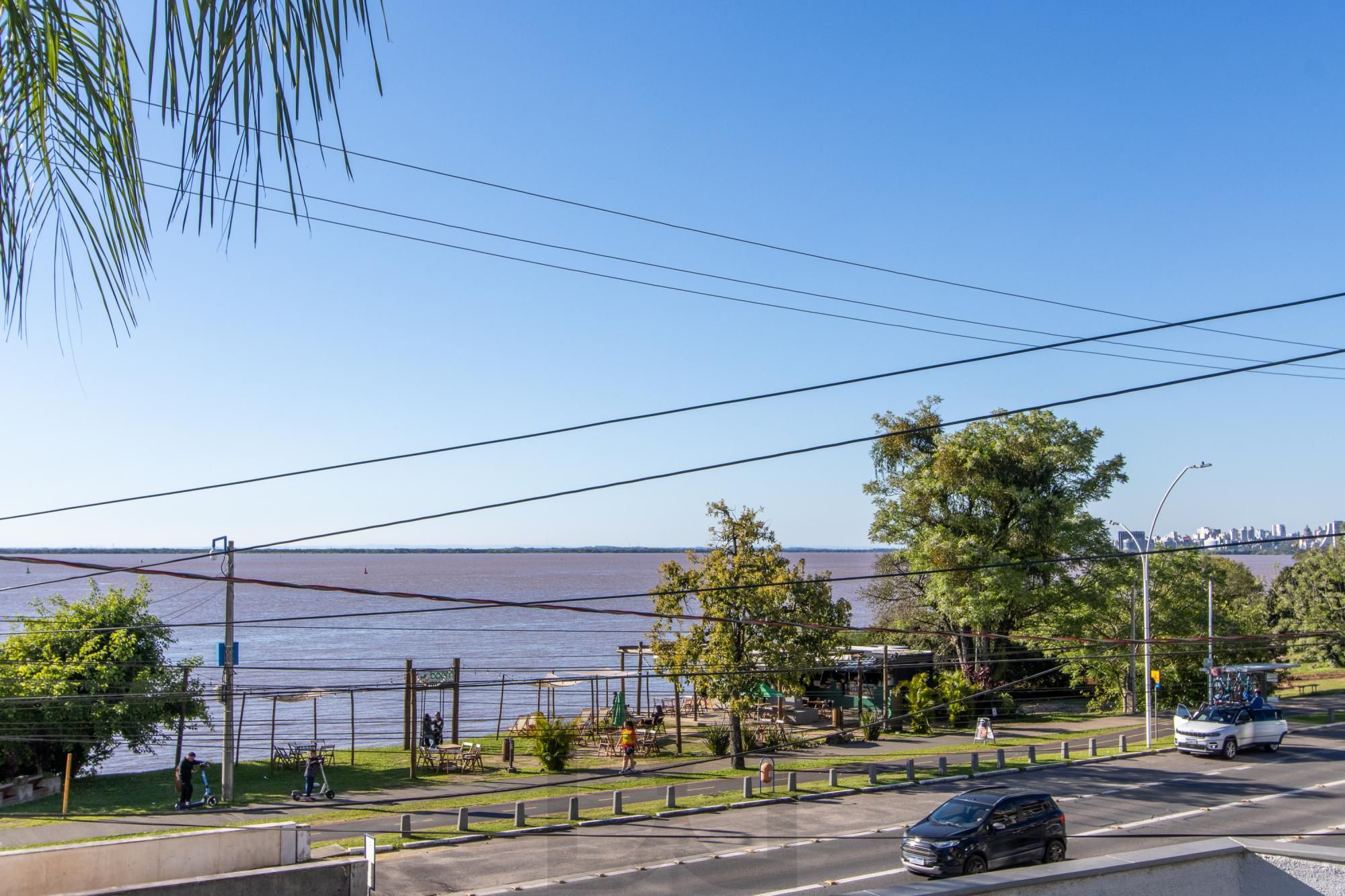 APARTAMENTO 3 DORMITÓRIOS - Vista permanente do Guaíba (menor custo benefício por M2). Somente 25 passos da orla. — foto 6