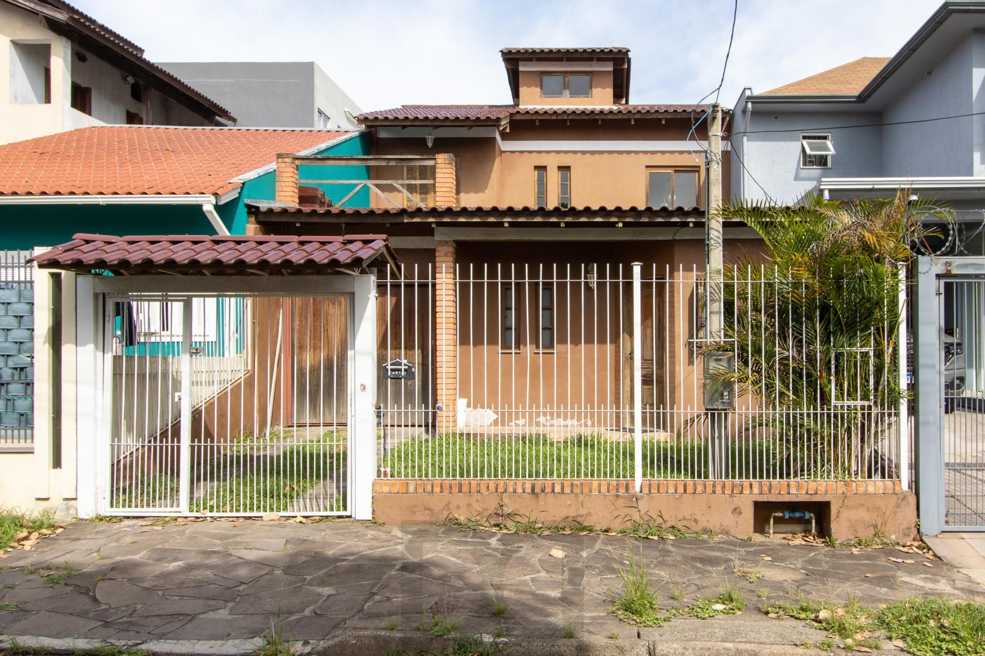 Casa/Sobrado 4 dormitórios com piscina — foto 1