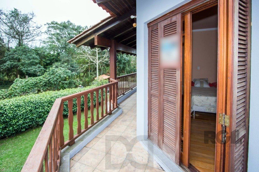 Sobrado com 6 suites, lareira, lavabo, pátio - Bairro Belém Velho — foto 27