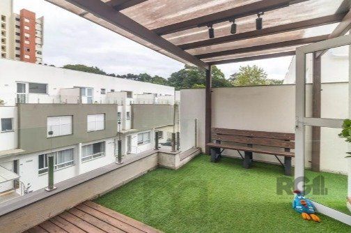 Casa impecável e mobiliada, com 3 niveis, possui 3 dormitórios sendo 1 suíte, 4 banheiros — foto 53