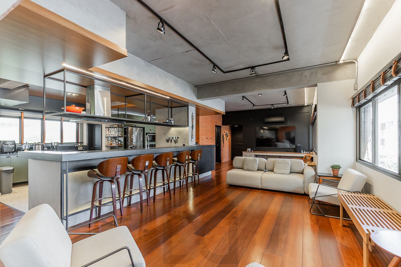 Apartamento 3 dormitórios, 3 vagas e 259 m² no bairro Auxiliadora. — foto 9