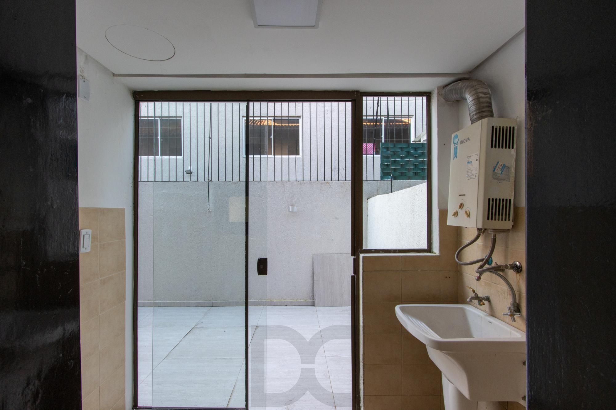 Casa 3 dormitórios, sendo 1 suíte, 2 vagas de garragem - bairro Ipanema — foto 16
