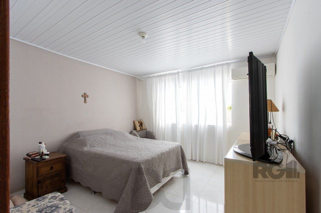 Casa, 5 dormitórios, sendo 1 suíte, 312m² privativos, 8 vagas - Bairro Vila Nova — foto 32
