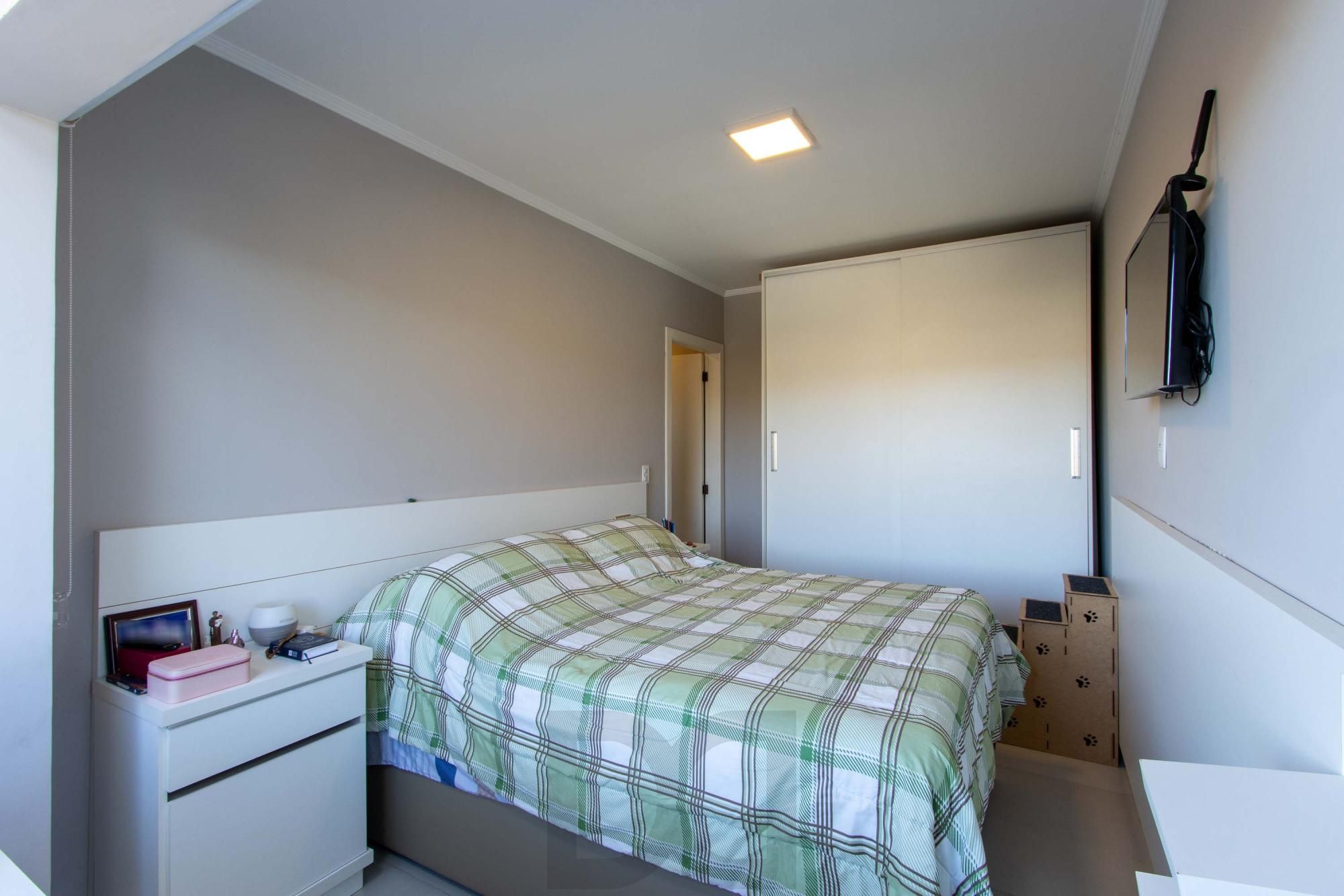 Apartamento 2 dorm, vaga de garagem escriturada e coberta - bairro Cristal — foto 15