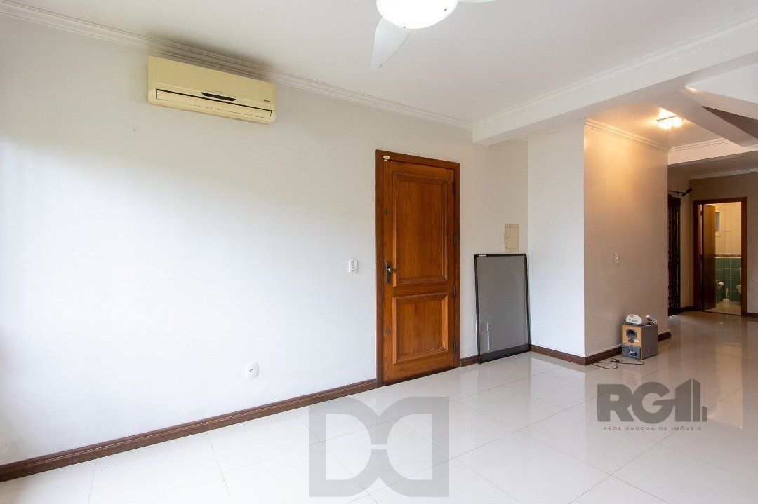 Casa de alvenaria, 3 dormitórios, 1 suíte e pátio com piscina, bairro Espírito Santo. — foto 7