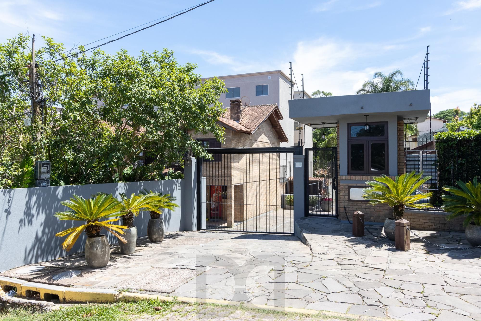 Casa 3 dormitórios, sendo 1 suíte, 2 vagas de garragem - bairro Ipanema — foto 37