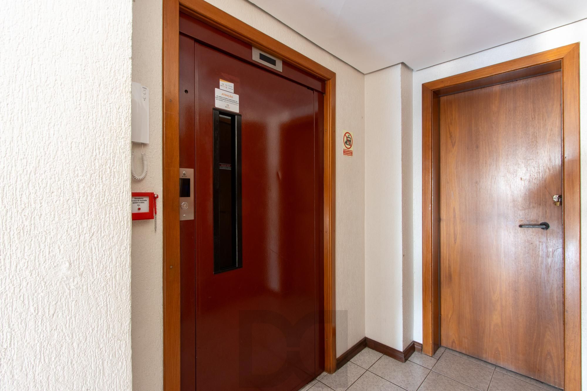 COBERTURA 2 QUARTOS, 2 VAGAS INDIVIDUAIS ESCRITURADAS, ELEVADOR - BAIRRO SANTO ANTONIO — foto 37