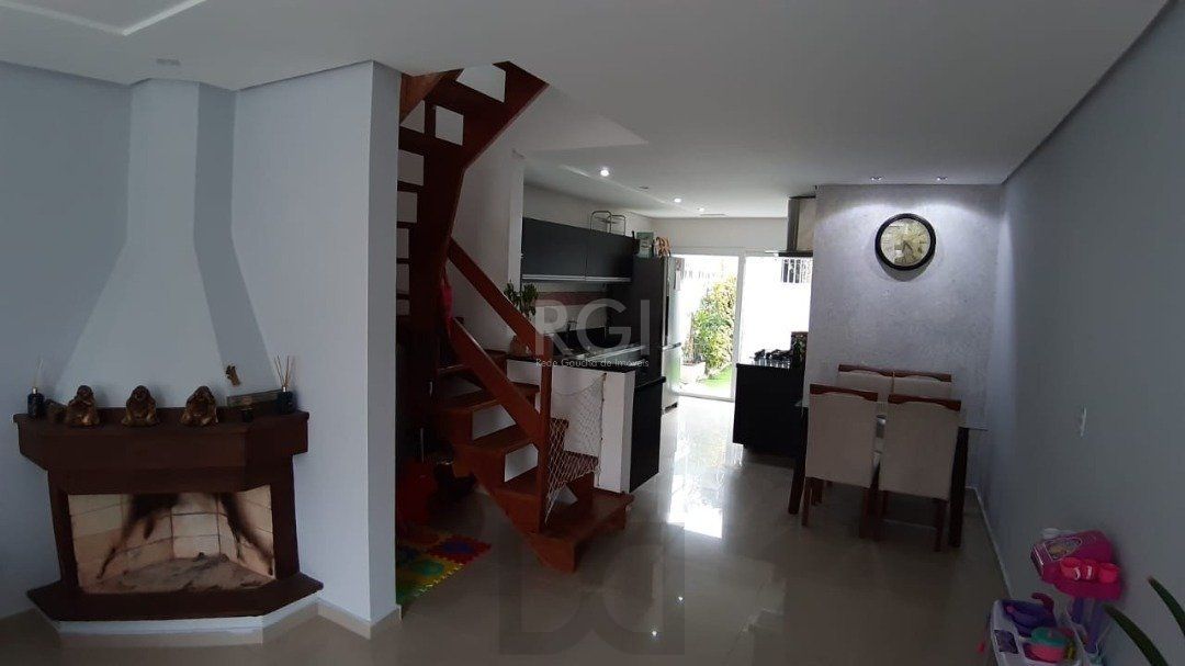 Casa para Venda - 157m², 3 dormitórios, sendo 3 suites, 2 vagas - Guarujá — foto 3