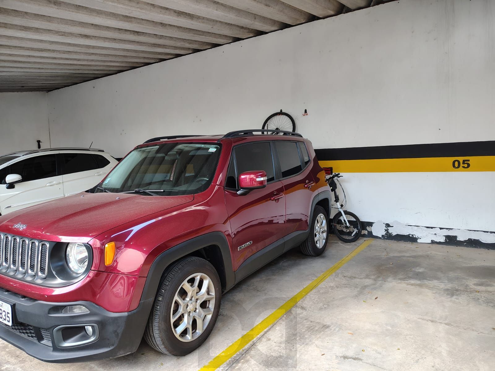 Apartamento de 2 quartos, living para 2 ambientes, cozinha com churrasqueira e 1 vaga de garagem coberta. — foto 13