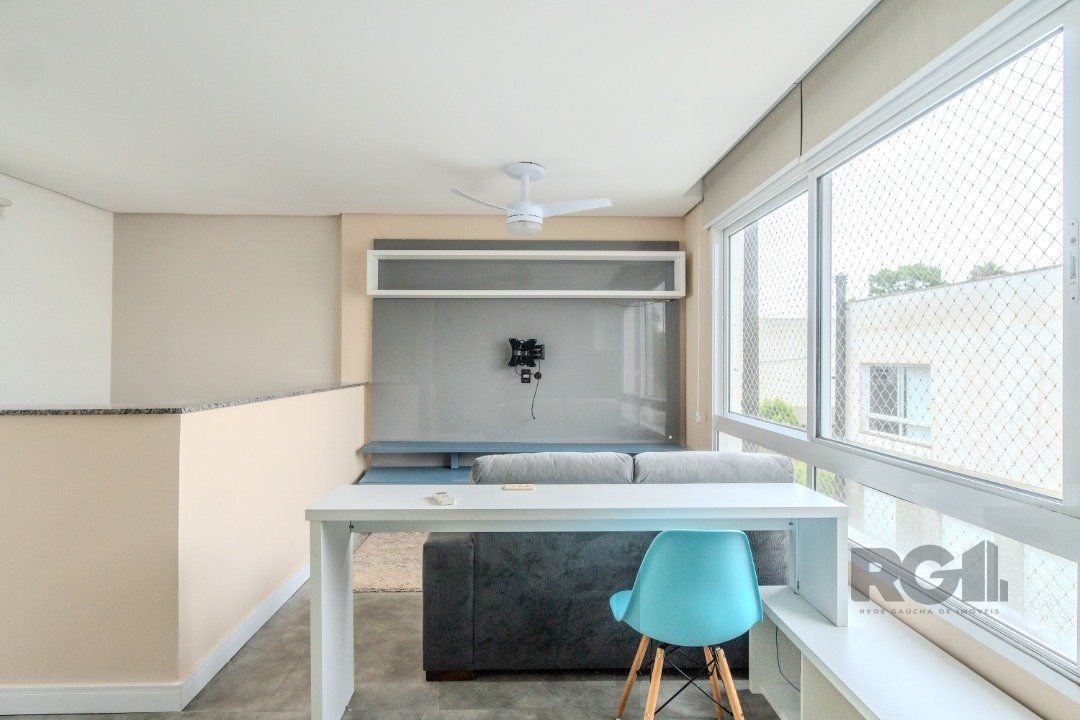 Casa impecável e mobiliada, com 3 niveis, possui 3 dormitórios sendo 1 suíte, 4 banheiros. — foto 31