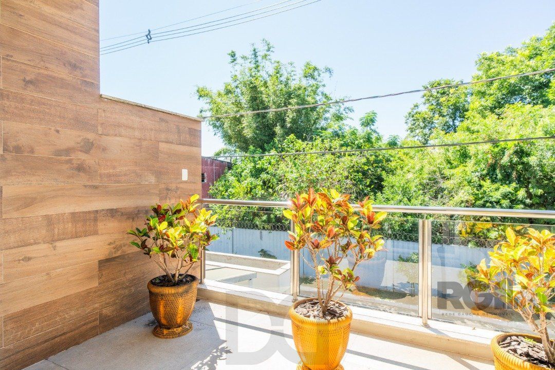 Casa de Condomínio com Arquitetura Exclusiva e Ambientes Sofisticados — foto 35