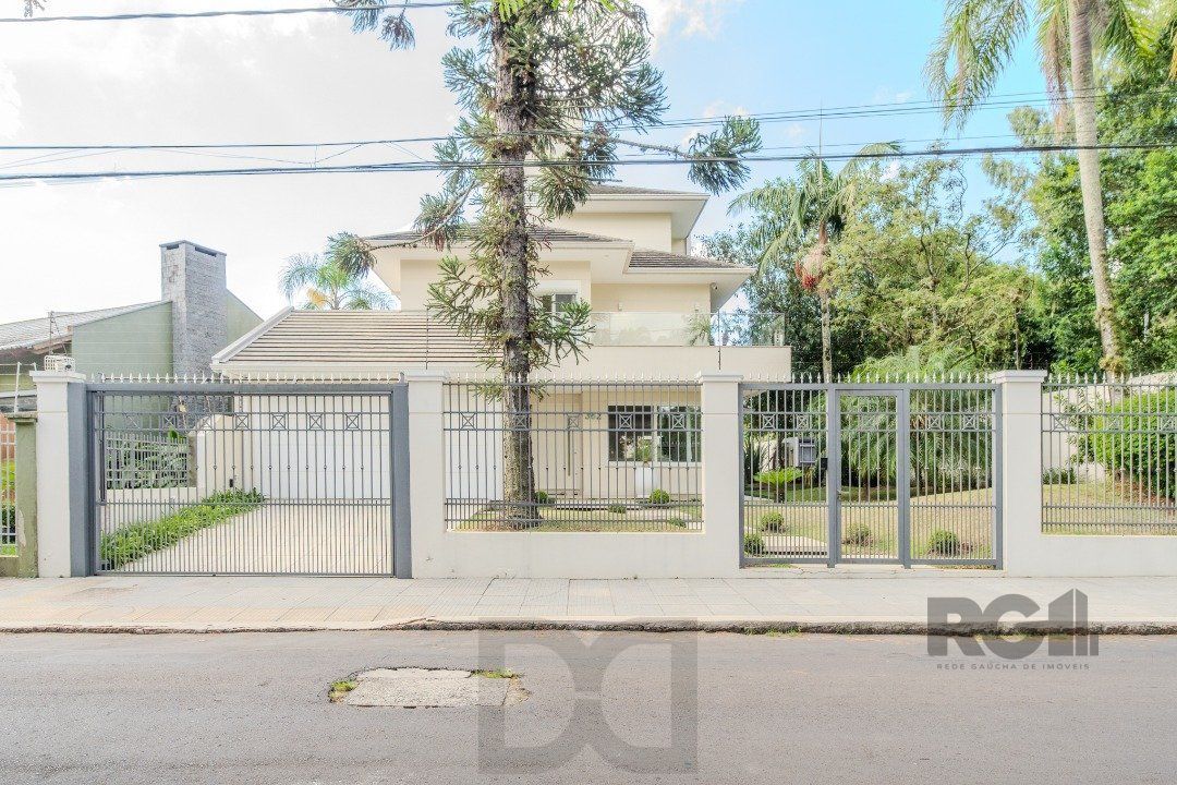 Casa semimobiliada e possui 3 suítes (sendo 1 delas master com closet e hidro) — foto 57