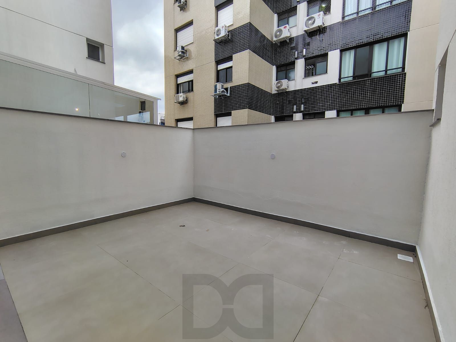 Apartamento Garden de 2 dormitórios, 1 suíte e 2 vagas de garagem. — foto 3