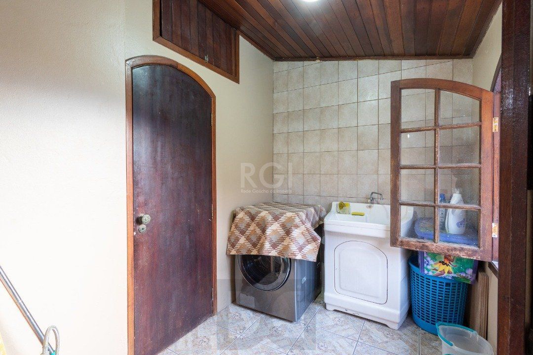 Casa para Venda - 232.5m², 3 dormitórios, sendo 1 suites, 4 vagas - Nonoai — foto 25