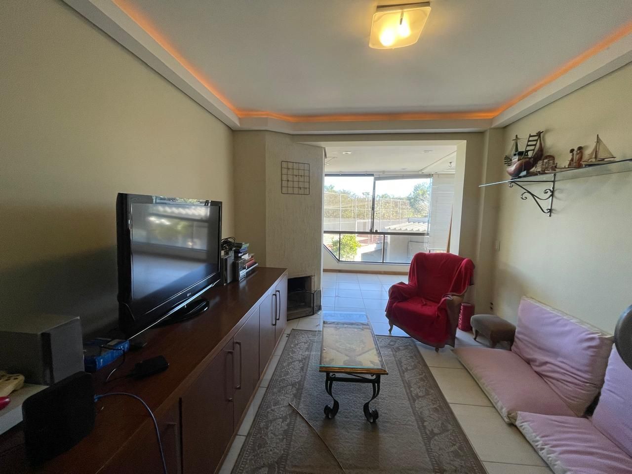 Apartamento bairro Tristeza, com 110 m² de área privativa, 03 dormitórios sendo 01 suíte e 02 vagas de garagem! — foto 1