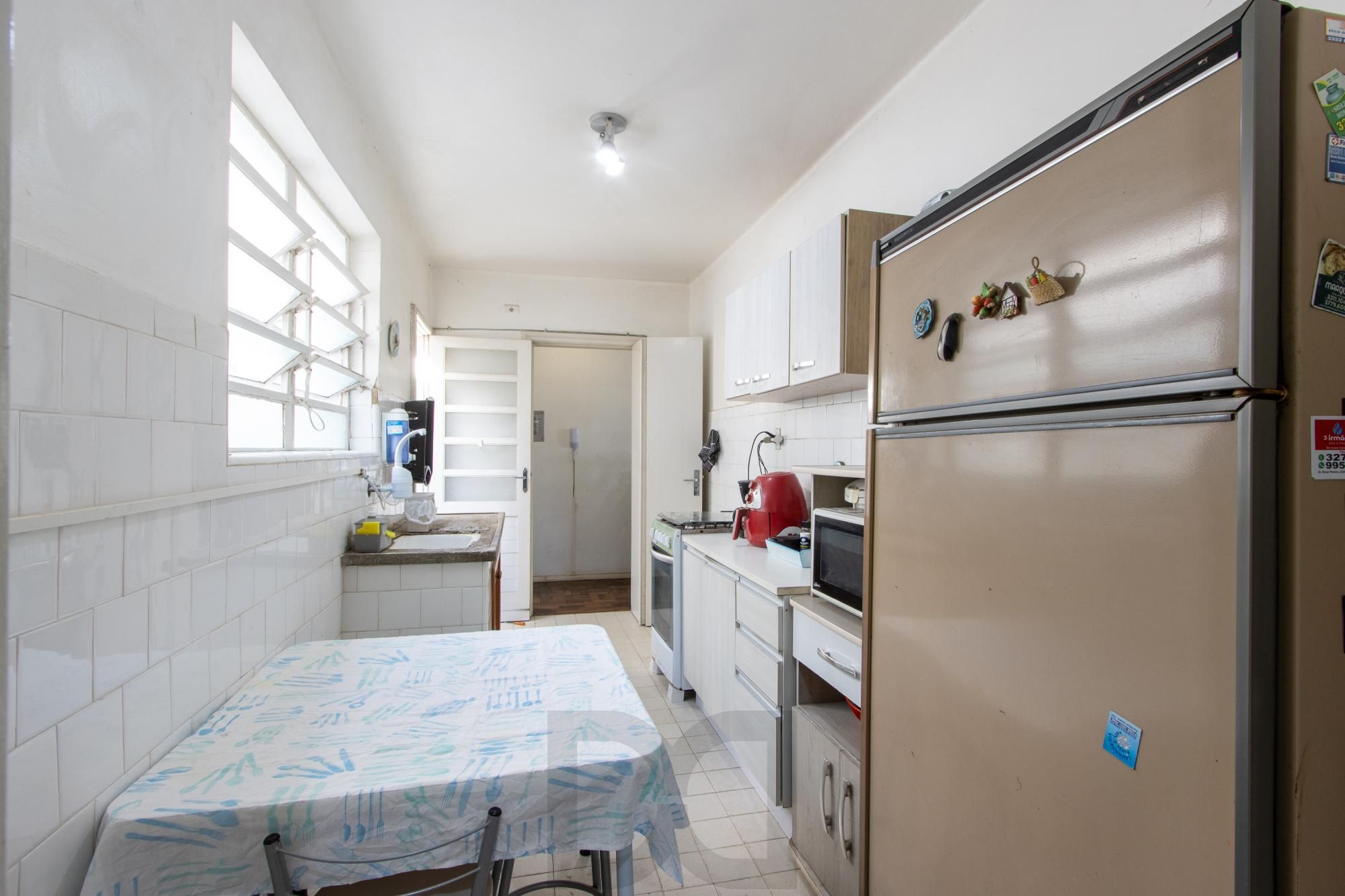 Apartamento de 3 dormitórios com uma vaga de garagem à venda no bairro Menino Deus – Porto Alegre — foto 30