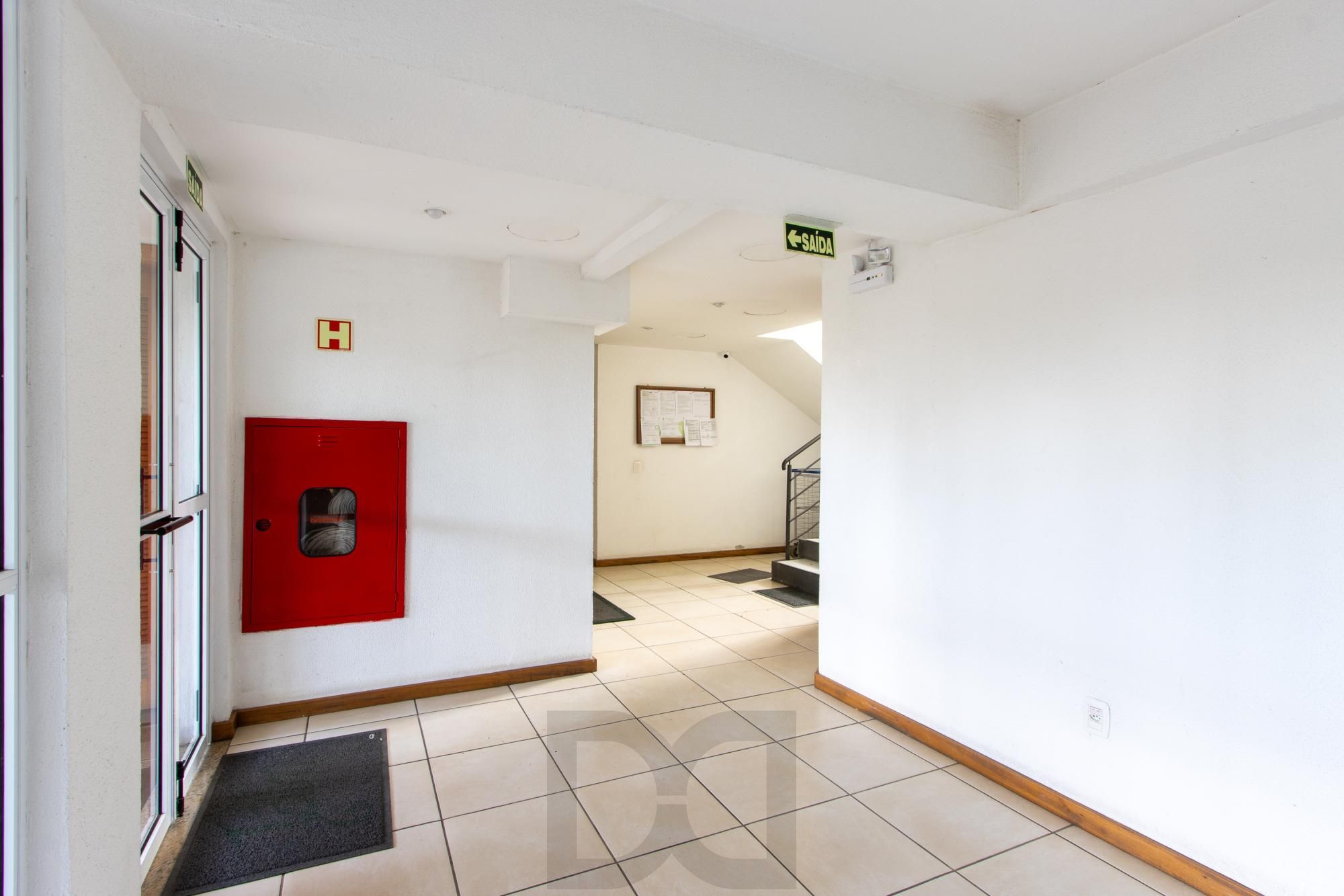 Apartamento de 2 dormitórios, na zona sul de Porto Alegre, semi-mobiliado, churrasqueira e box escriturado. — foto 28