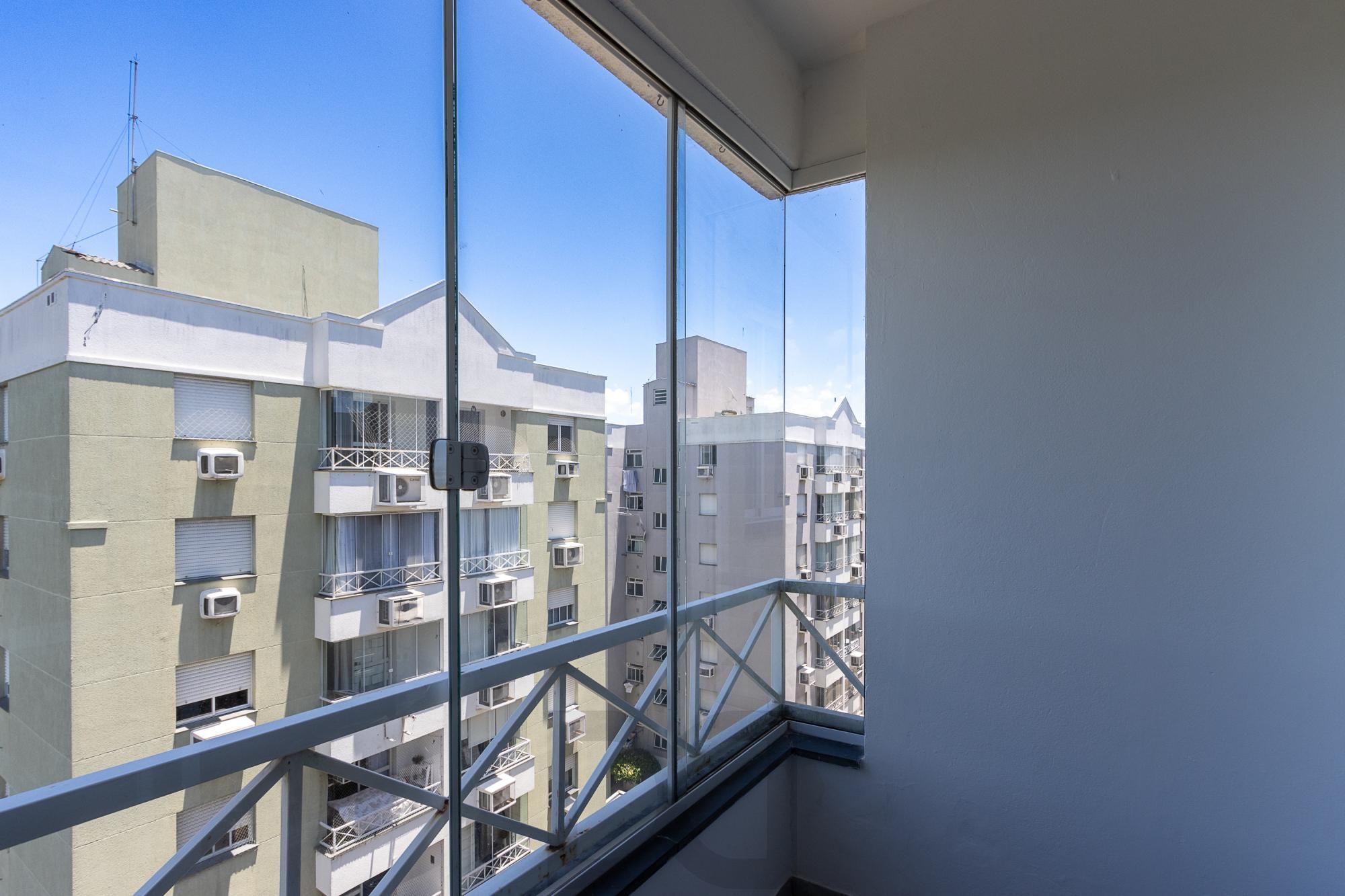 Apartamento 3 quartos, 1 vaga coberta, escriturada, condomínio com infra - Bairro Cristal — foto 5