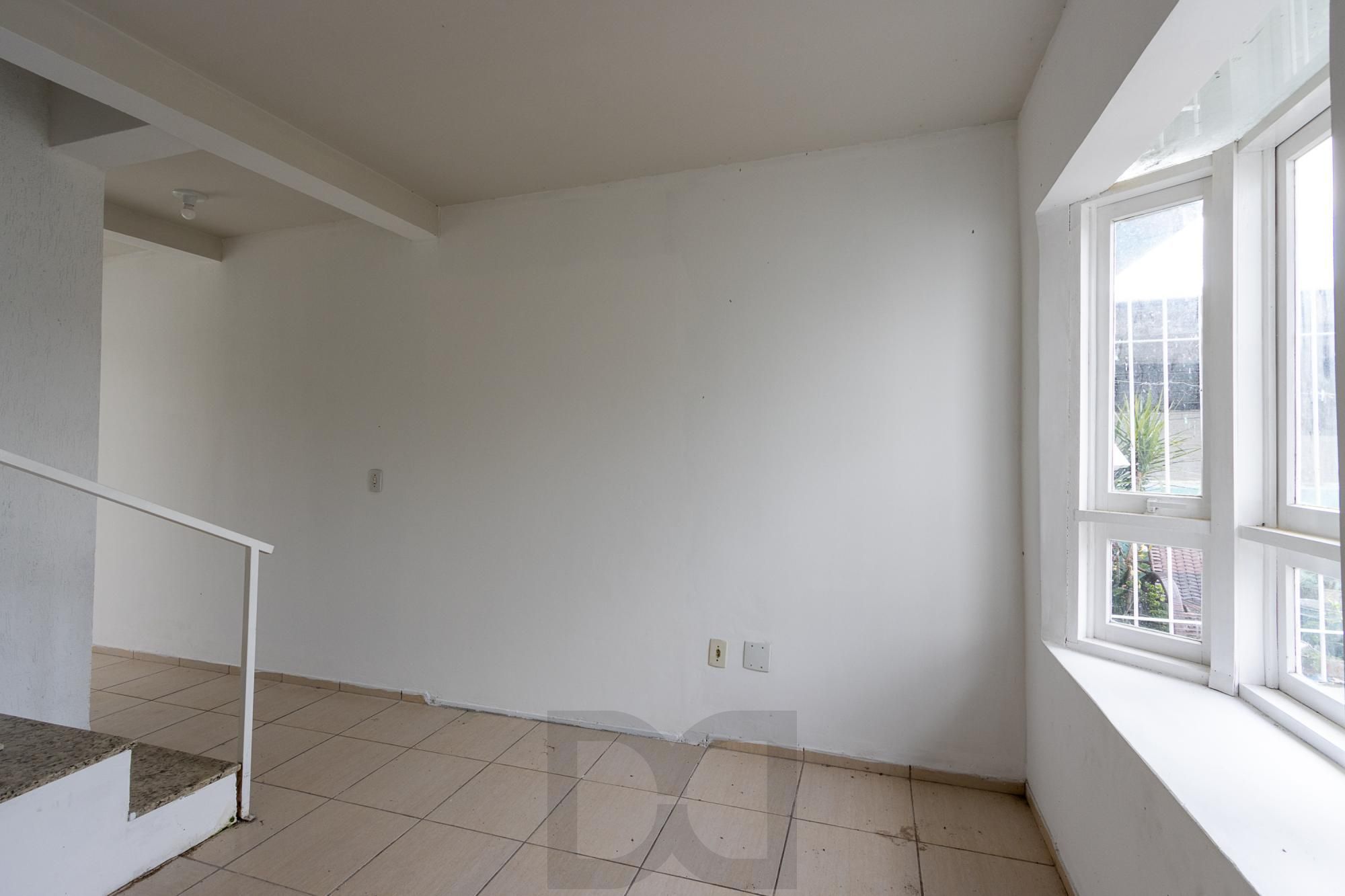 Casa (sobrado), 2 dormitórios, pátio - Bairro Hípica — foto 3