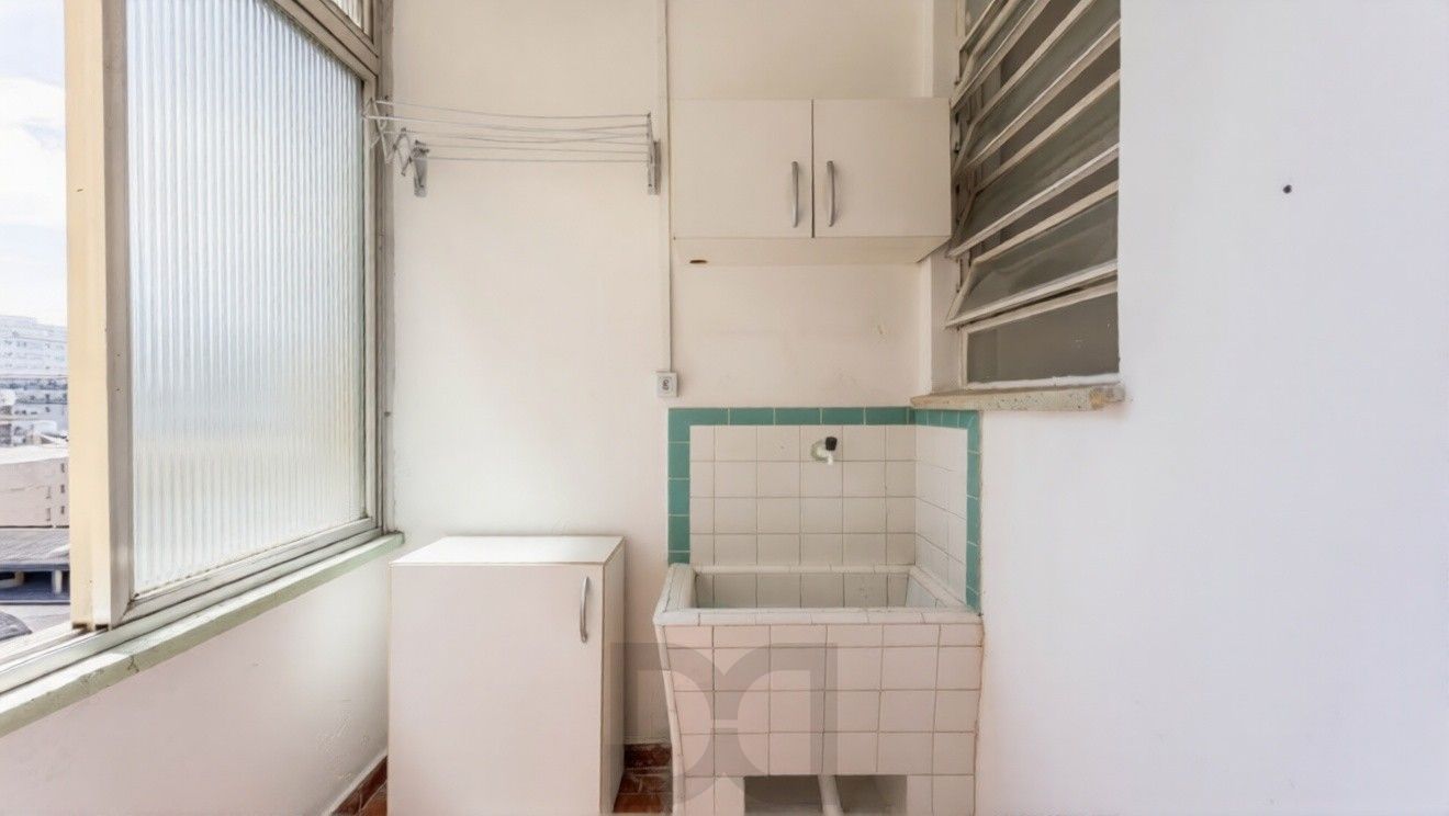 Apartamento de 1 quarto à venda no Edifício Britânia na Avenida Independência em Porto Alegre – 45,24 m² Privativos e Portaria 24h — foto 15