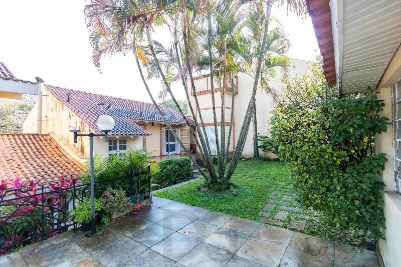 Casa para Venda - 420m², 5 dormitórios, sendo 2 suites, 6 vagas - Nonoai — foto 47