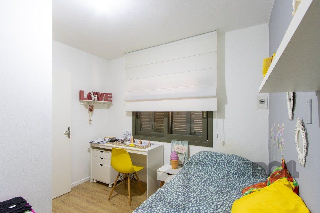 Casa térrea, 3 quartos, edícula, com 2 suites, pátio - Bairro Guarujá — foto 29