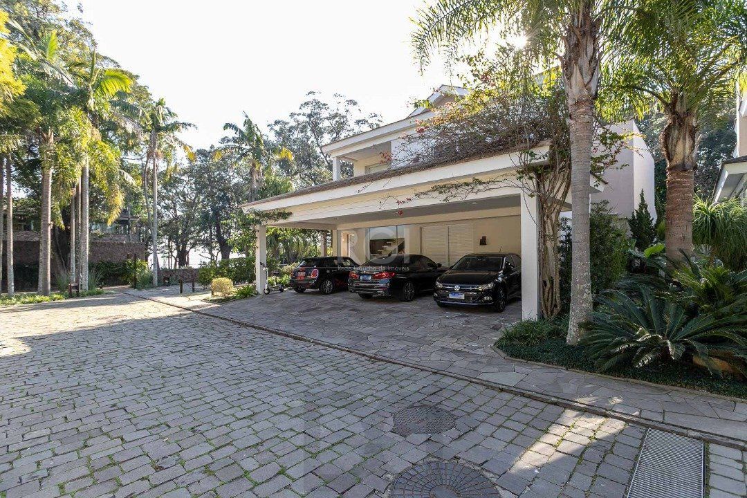 Casa Condominio para Venda - 588.62m², 4 dormitórios, sendo 4 suites, 5 vagas - Pedra Redonda — foto 2