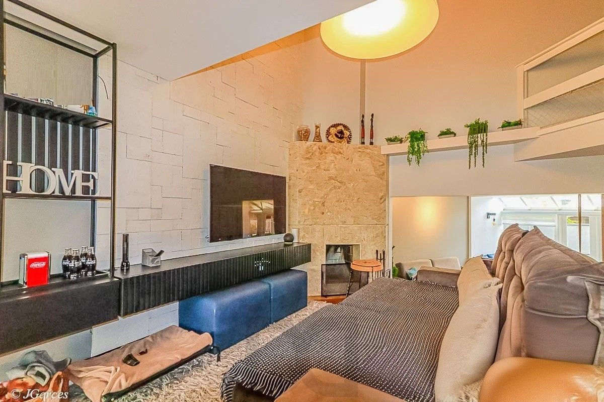 Casa em Condomínio à venda com 286m², 3 dormitórios, 1 suíte, 3 vagas, no bairro Jardim Isabel em Porto Alegre — foto 2