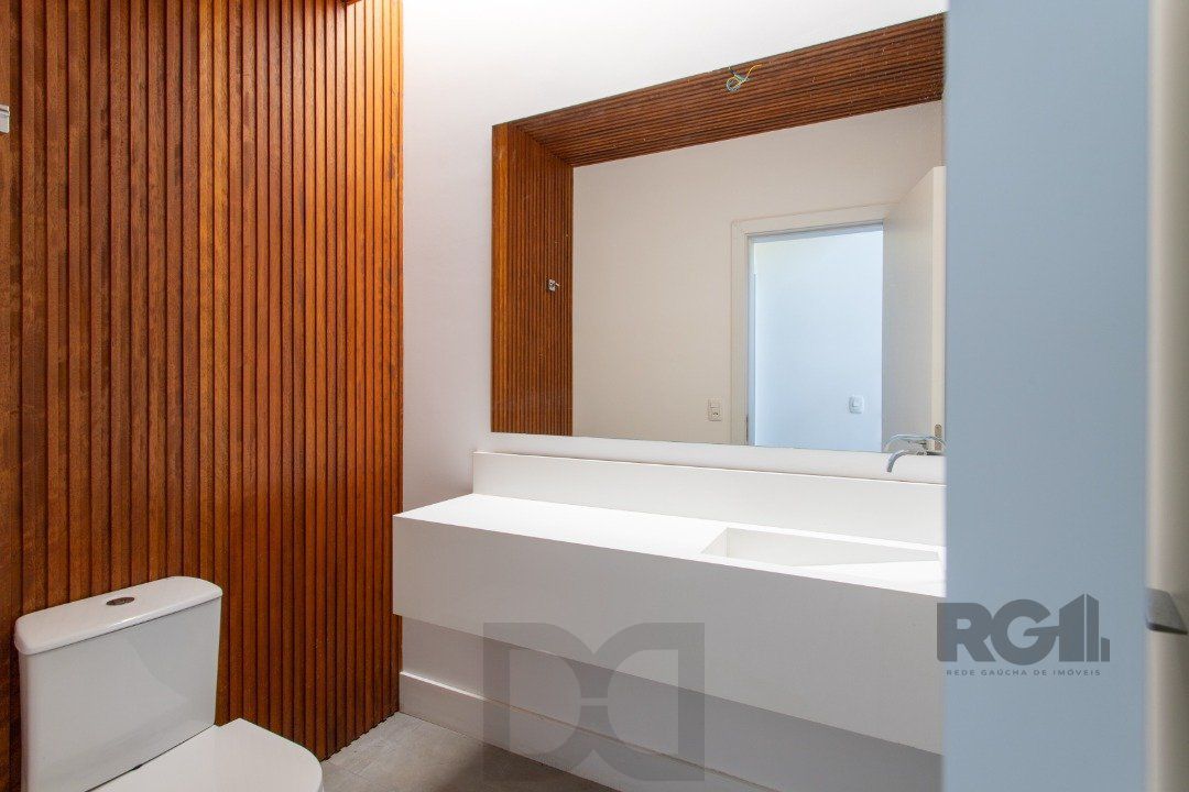 A Casa Le Mans, uma residência térrea de esquina com 389,48m2 de área coberta — foto 29