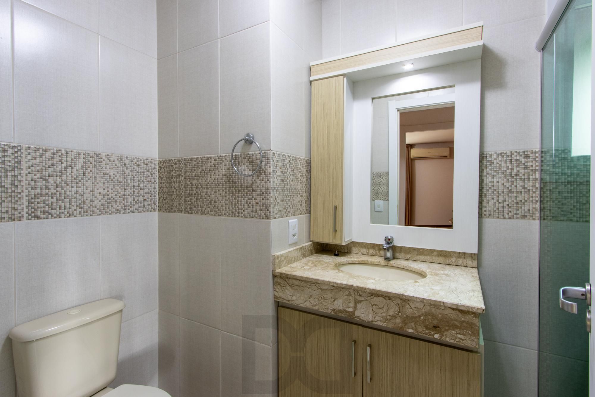 Casa de alvenaria, com 3 dormitórios, 1 suíte, living, cozinha, lavanderia, churrasqueira, banheiro social, pátio e 4 vagas de garagem. — foto 15