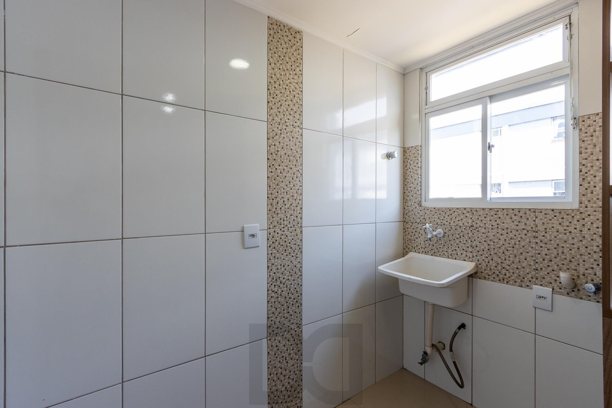 APARTAMENTO LOCADO, REFORMADO, 3 QUARTOS, 1 VAGA ROTATIVA - BAIRRO CAMAQUÃ — foto 9