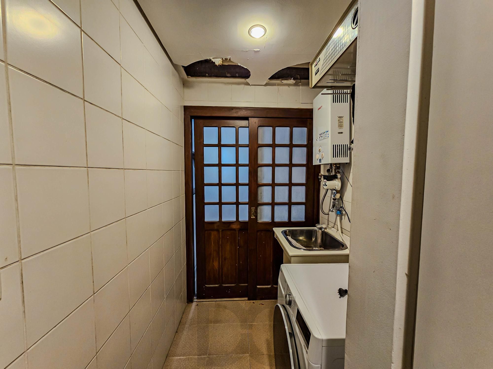 Casa em condomínio fechado, 5 dormitórios, Bairro Teresópolis — foto 9