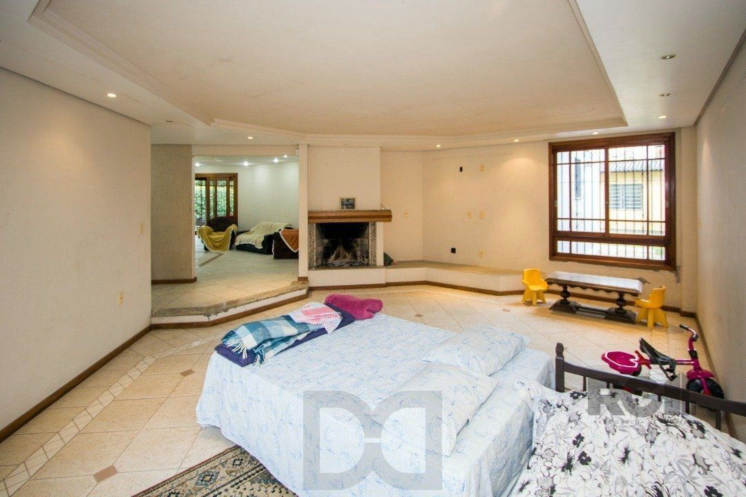 Sobrado com 6 suites, lareira, lavabo, pátio - Bairro Belém Velho — foto 9