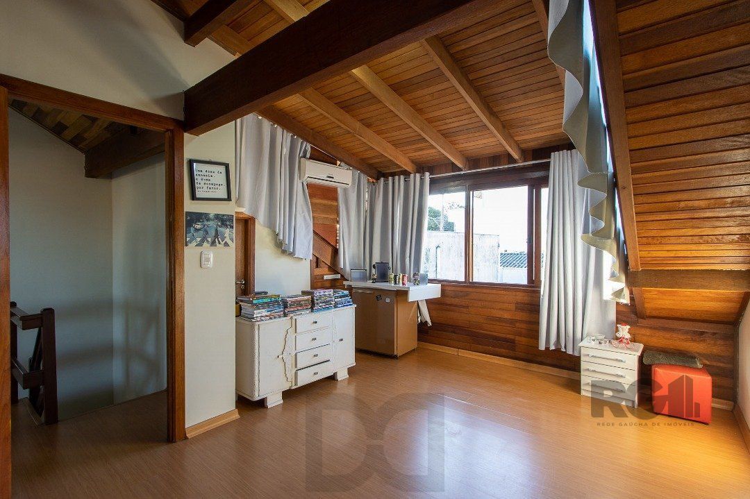 Casa para Venda - 300m², 5 dormitórios, sendo 1 suites, 4 vagas - Portal do Guarujá — foto 45