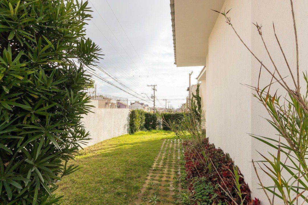 Casa para Venda - 377m², 4 dormitórios, sendo 3 suites, 3 vagas - Guarujá — foto 17