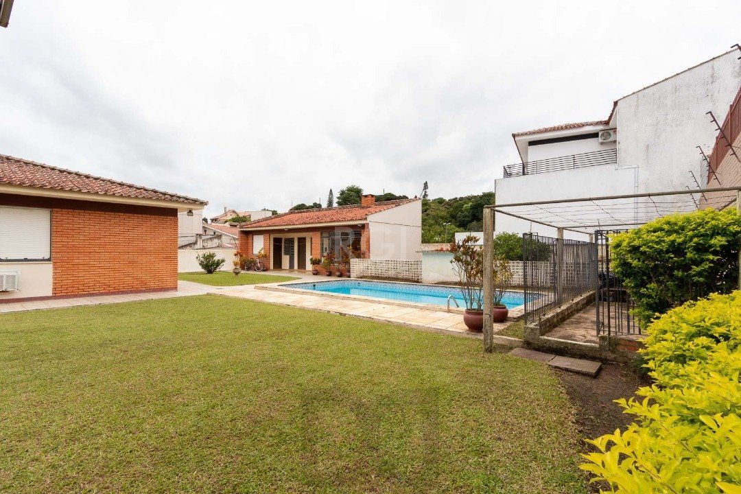 Casa para Venda - 280m², 4 dormitórios, sendo 1 suites, 3 vagas - Vila Assunção — foto 38