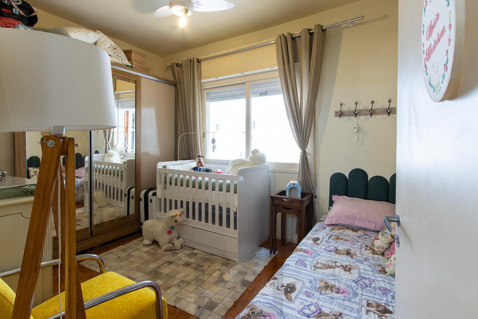 Apartamento 3 Dormitórios Ensolarado no Centro de Porto Alegre — foto 22