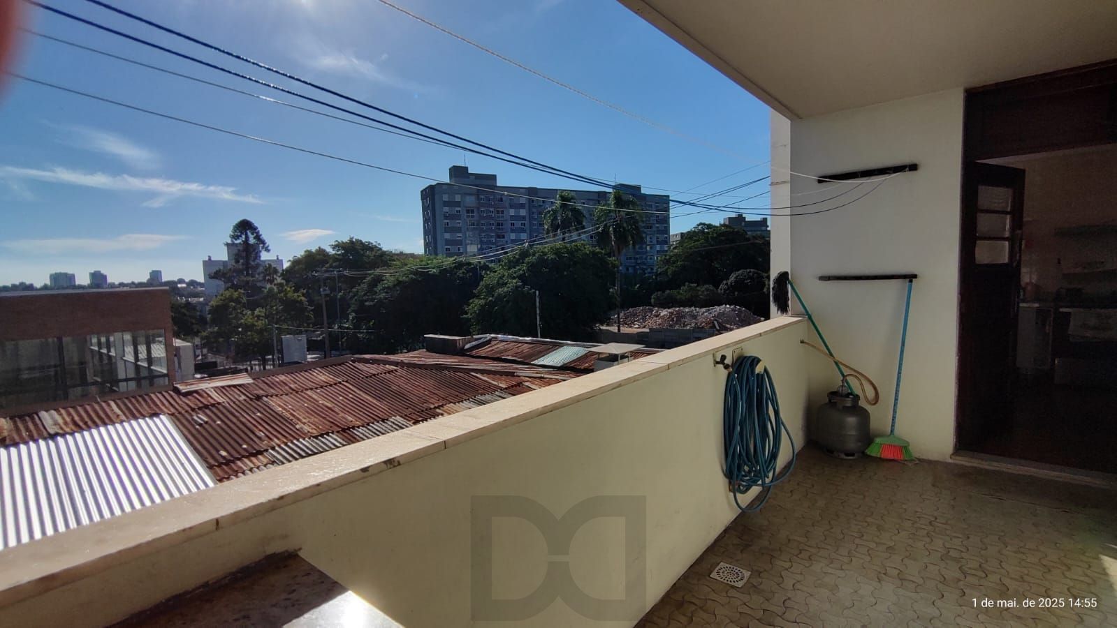Apartamento de 4 dormitórios, 2 suítes, sacada, living para 2 ambientes bem amplo. — foto 7