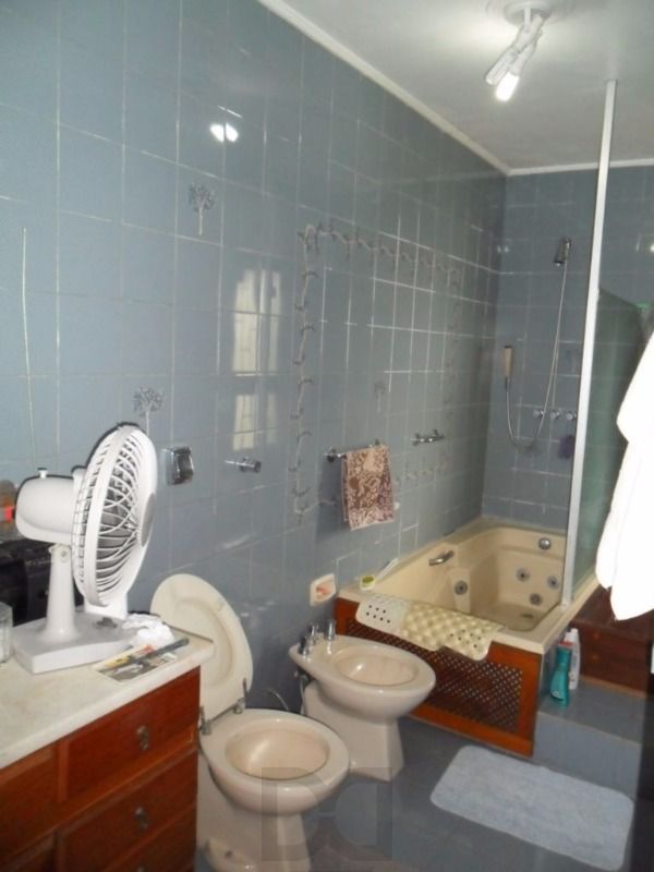 Casa para Venda - 290m², 3 dormitórios, sendo 1 suites, 3 vagas - Nonoai — foto 10