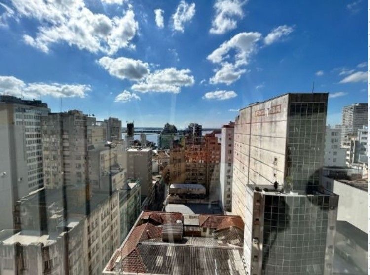Sala desocupada c/vista p/ o Guaíba - bairro Centro — foto 12