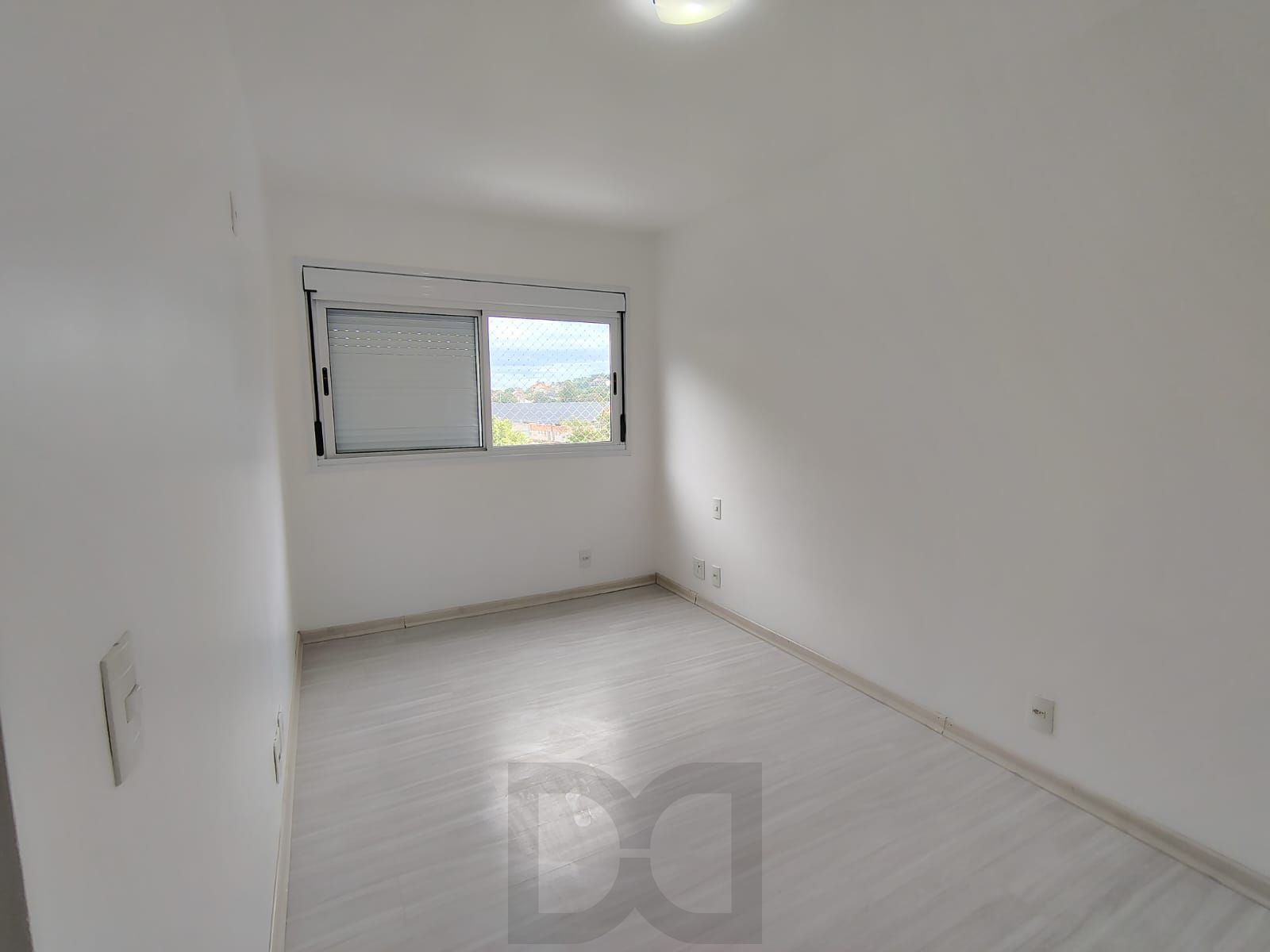 Apartamento de 2 dormitórios, living, cozinha planejada, área de serviço, banheiro social e 1 vaga de garagem escriturada. — foto 13