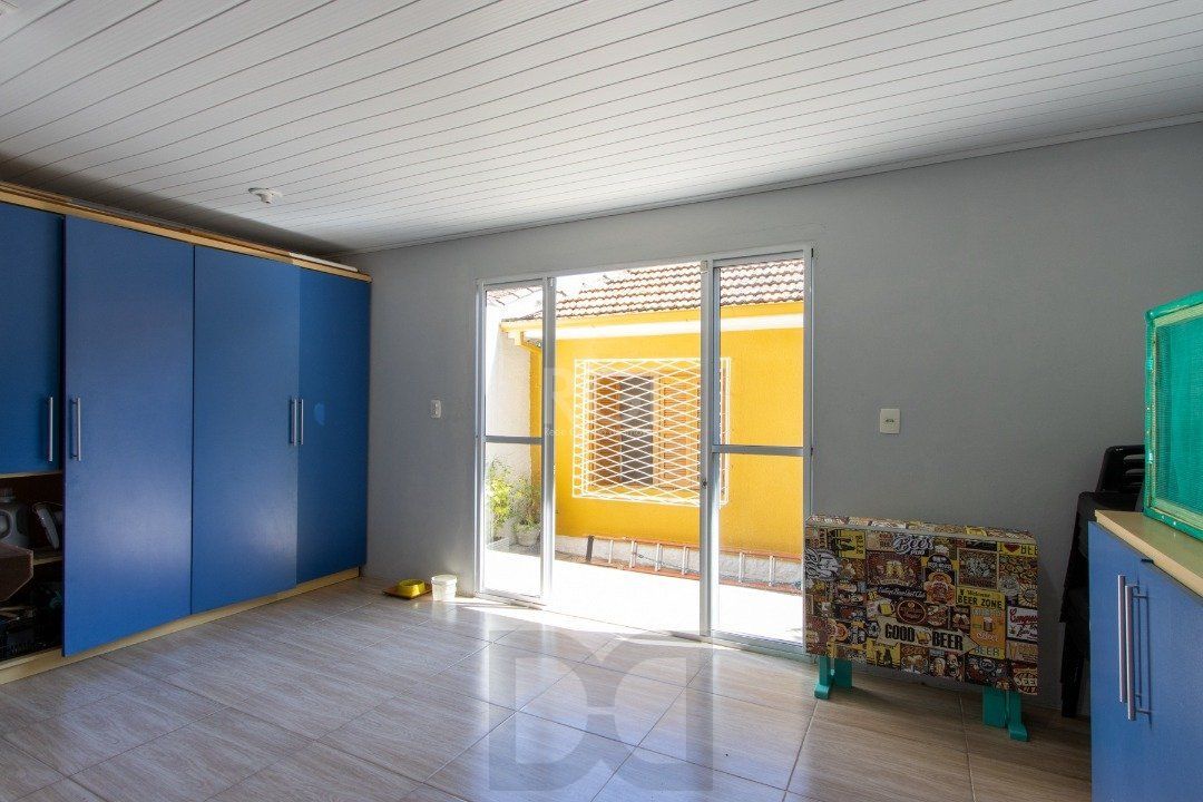 Sobrado à venda no Bairro Medianeira, reformado, 3 quartos, lareira, churrasqueira, 3 vagas — foto 16