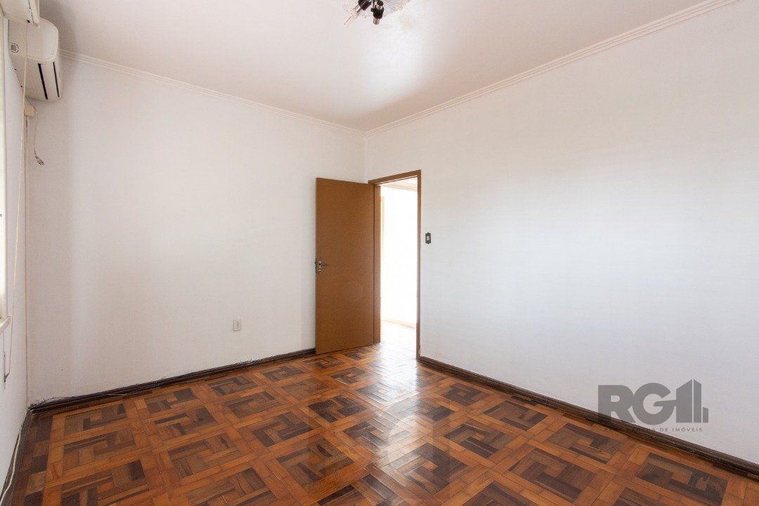 Apartamento térreo, com pátio, 2 quartos - Bairro Menino Deus — foto 17