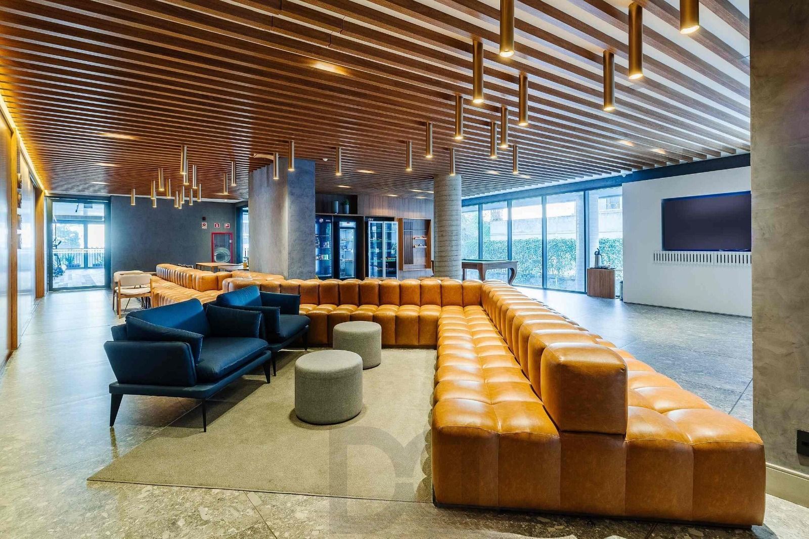 Studio de alto padrão construtivo mobiliado no bairro Moinhos de Vento, planta de 24,25 m² privativos com porcelanato, forro em gesso e aberturas em alumínio com vidros duplos. — foto 8