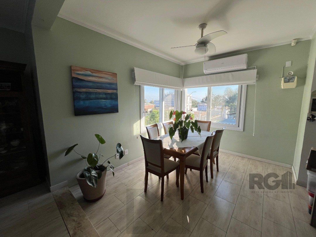 Sobrado com vista para o Rio, 3 quartos, suite, pátio - Guarujá — foto 1