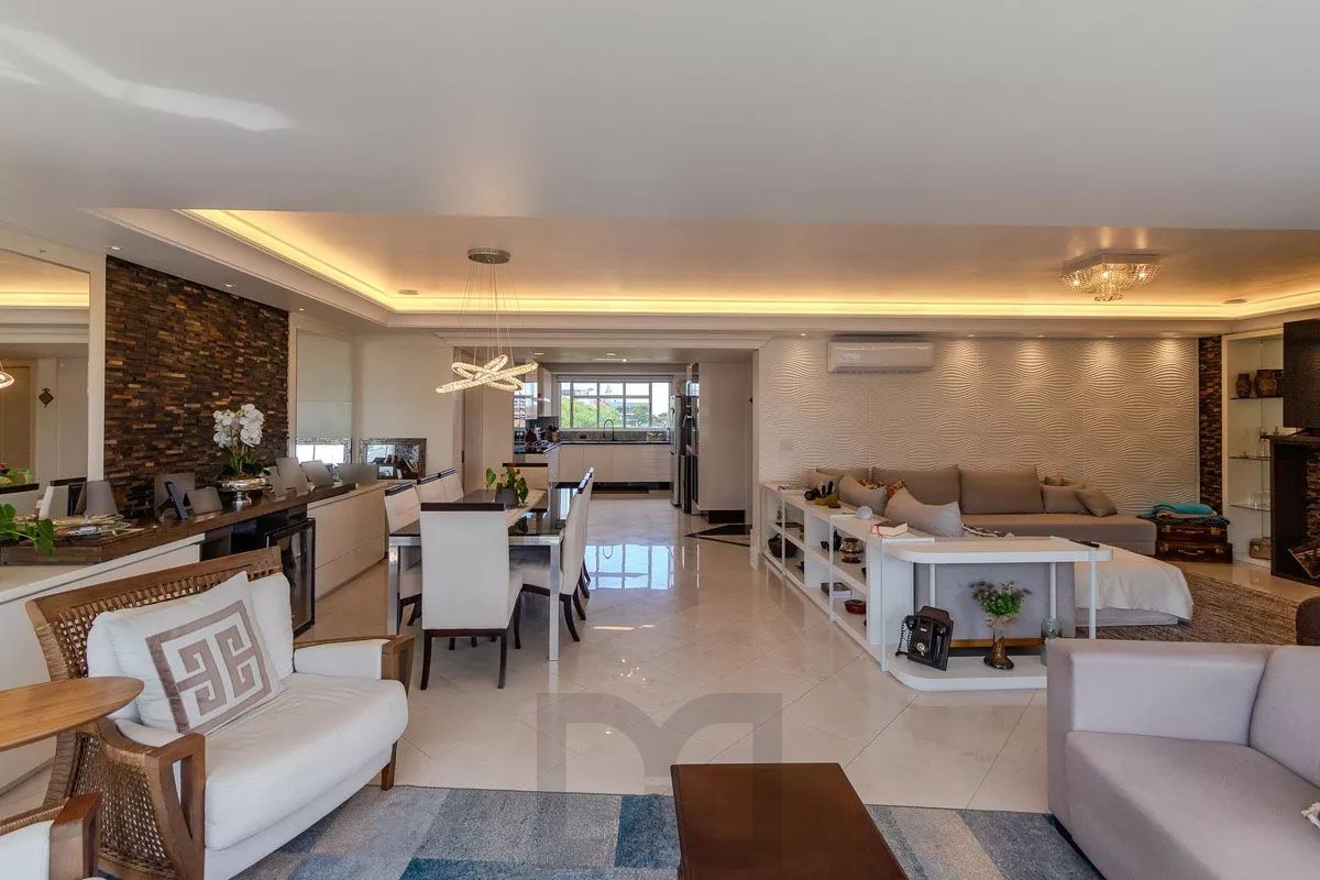Apartamento com 3 dormitórios, 2 vagas e 231.61m² - Bairro Menino Deus — foto 3