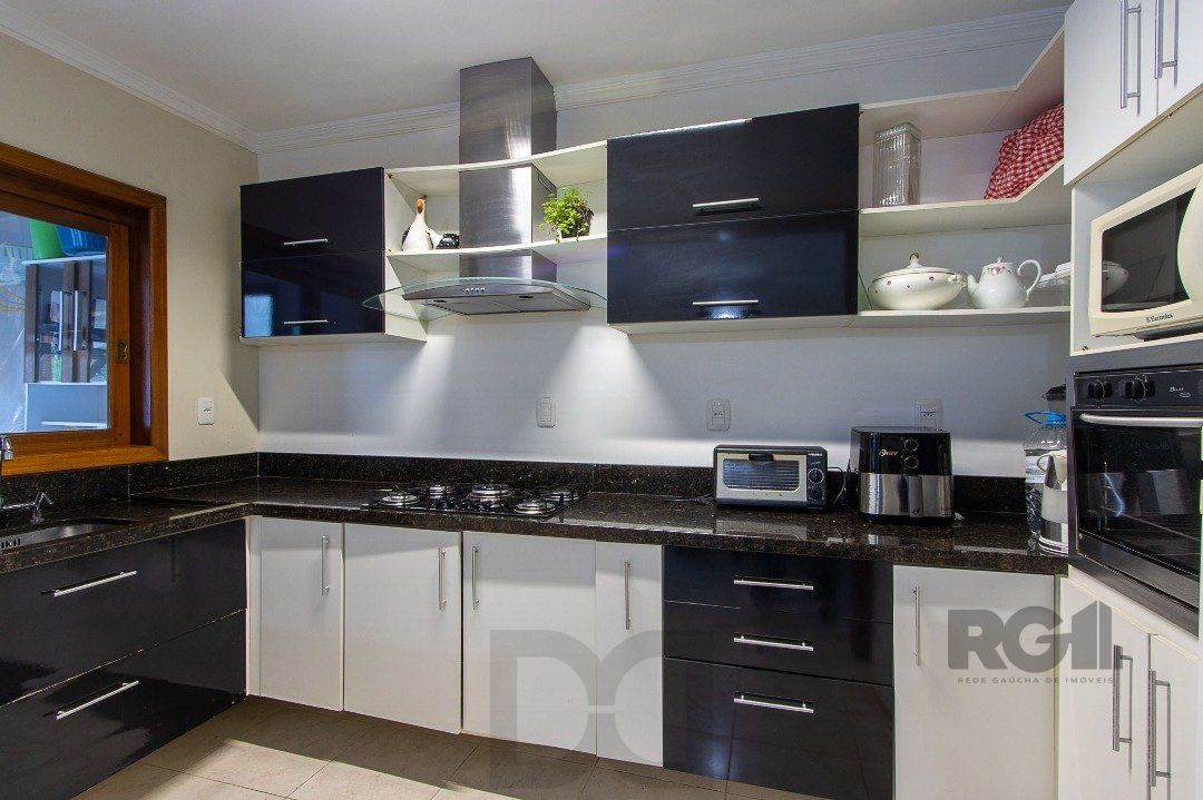 Casa para Venda - 300m², 5 dormitórios, sendo 1 suites, 4 vagas - Portal do Guarujá — foto 14