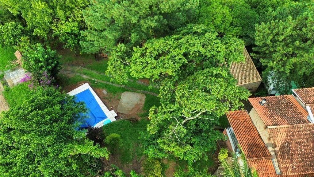 Casa com piscina e patio grande — foto 1