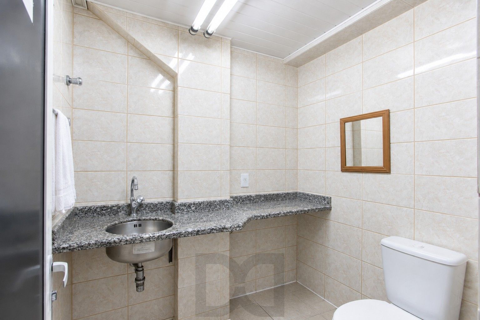 Pavilhão/Depósito , em estrutura montada com mezanino montado com escritório, cozinha, — foto 21