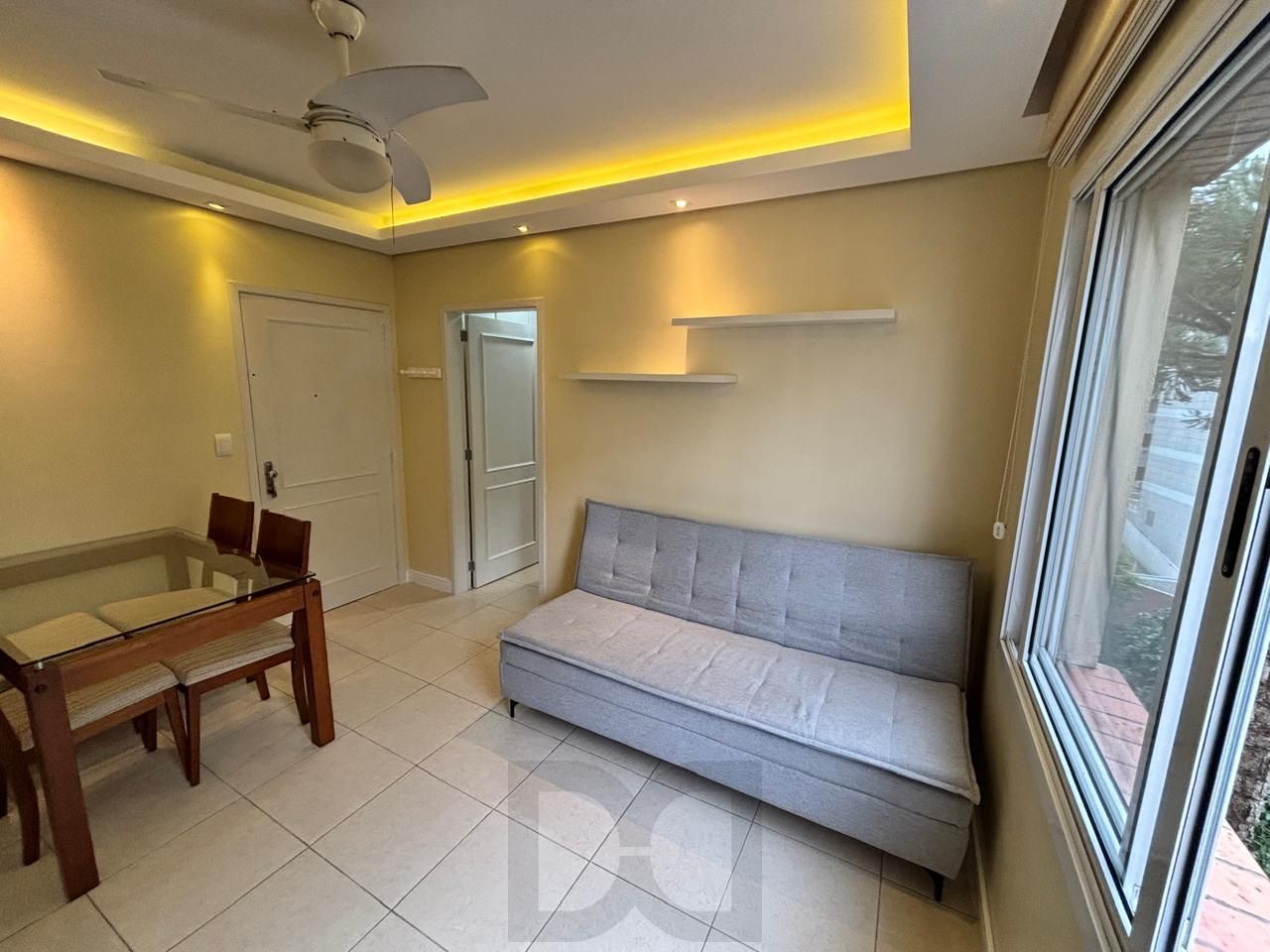 Apartamento mobiliado e reformado . — foto 2
